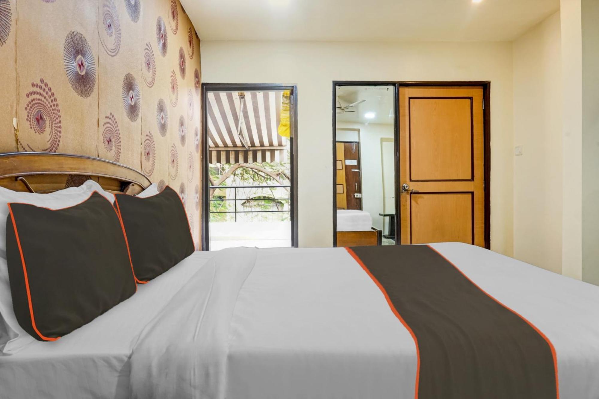 Hotel Galaxy Residency Kalyani Nagar Pune Exterior foto